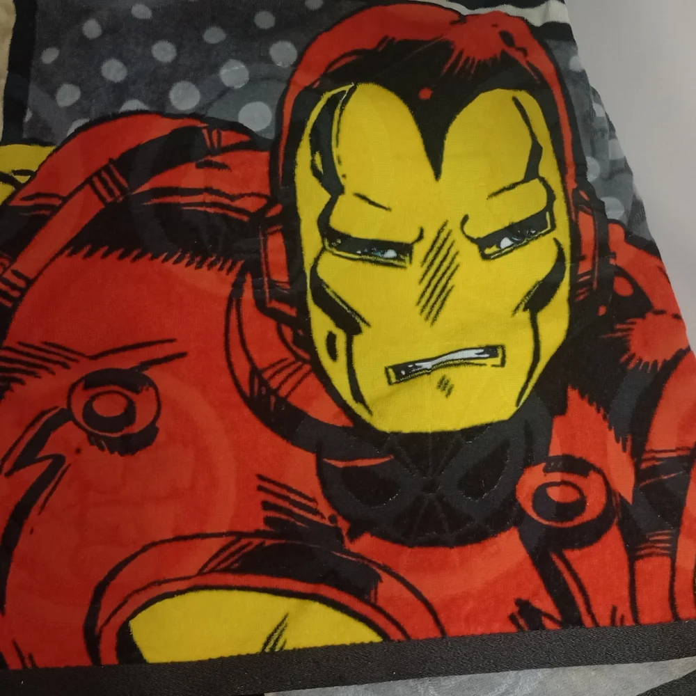 Vintage Marvel Beach Towel The Avengers Ironman Hulk Spiderman Captain America
